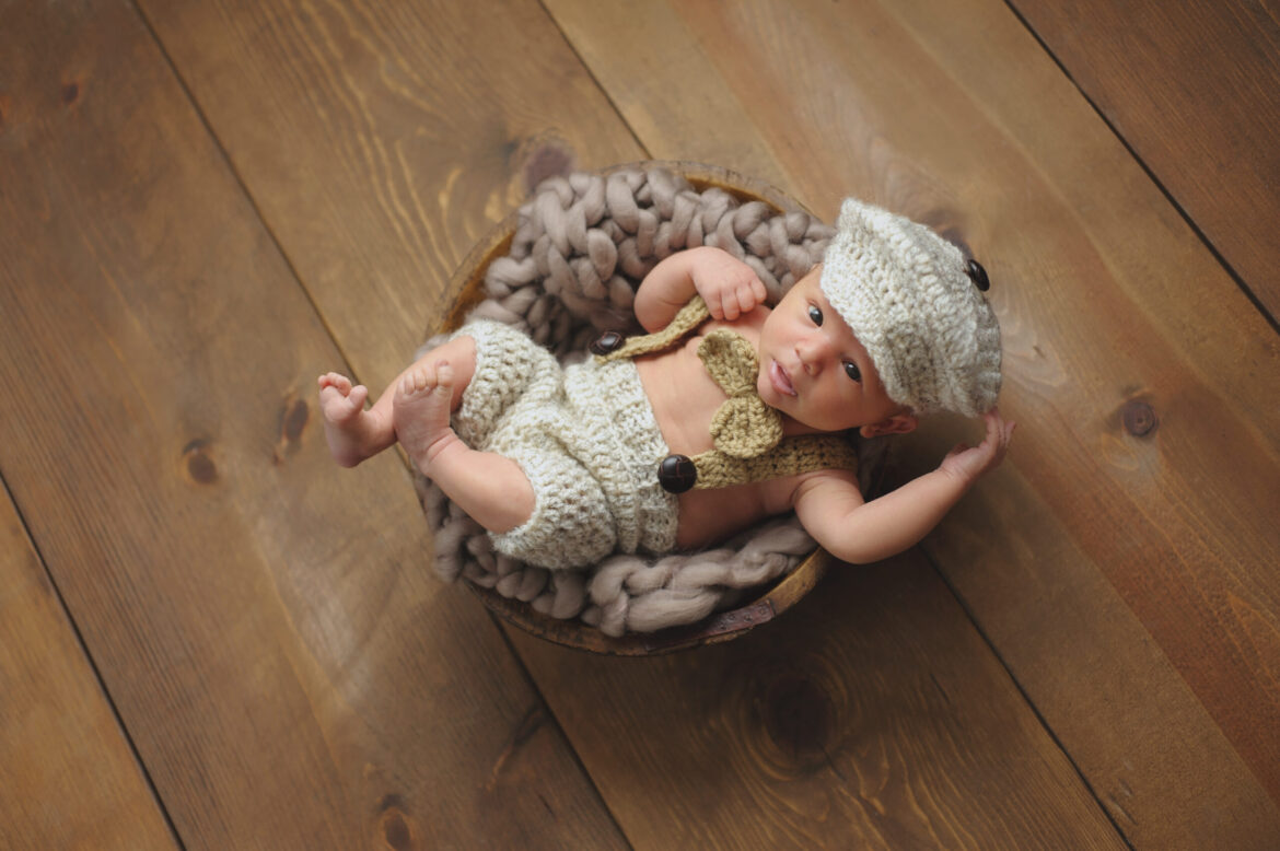 Overhead,Shot,Of,An,Alert,,3,Week,Old,,Newborn,Baby