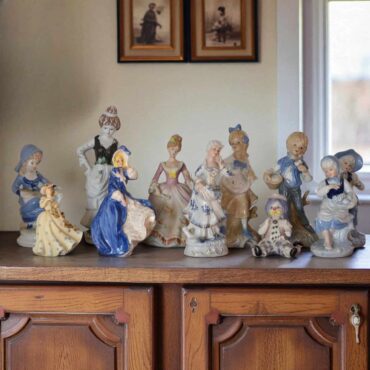 figurines-victorian-vintage